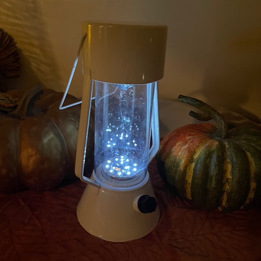 Indoor white lantern with tall handle (plastic)